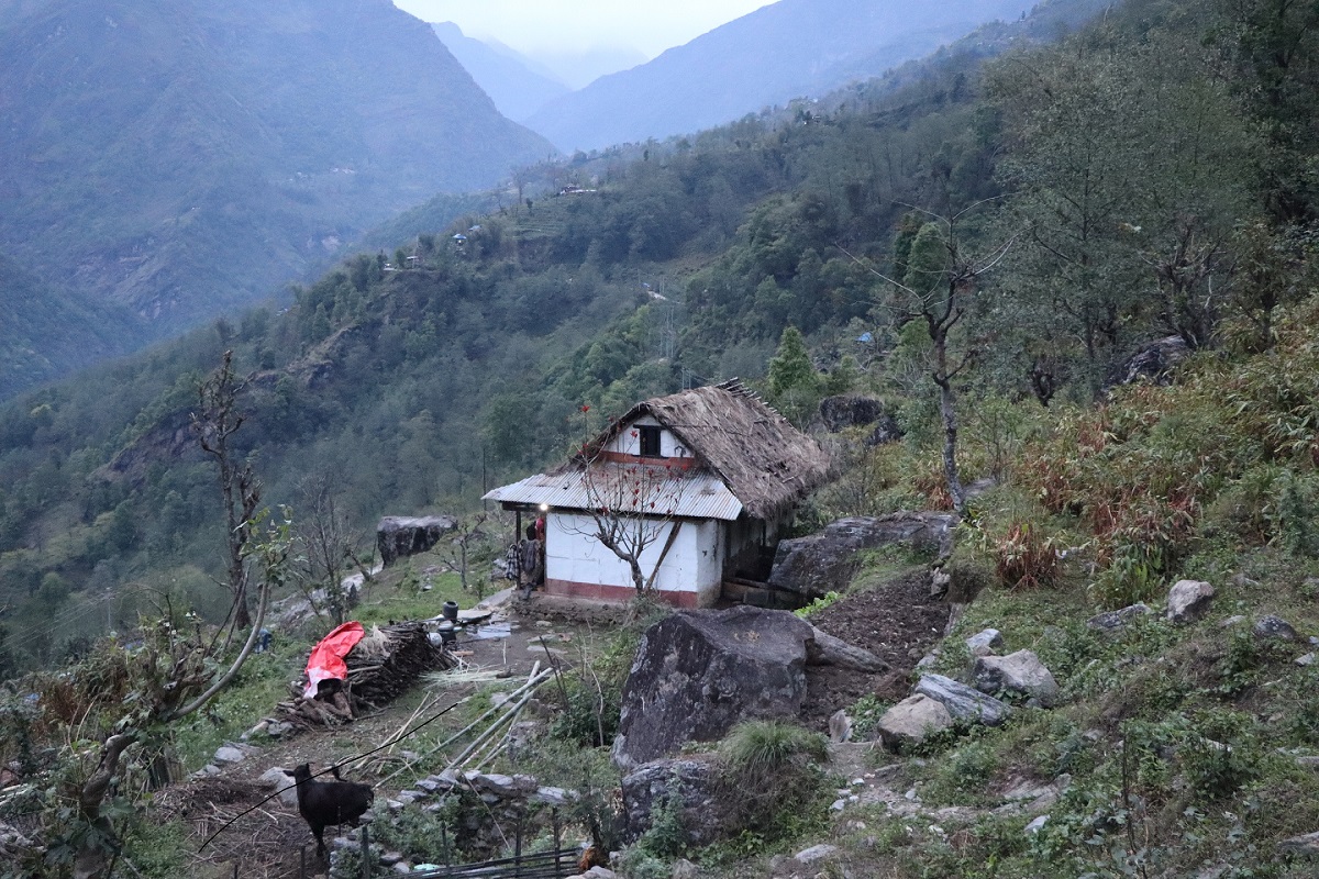 हावाहुरीसँगै वर्षा हुन थालेपछि...